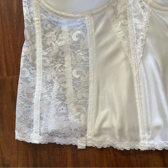 Carnival White Lace Full Coverage Bustier Strapless Bra Corset 423 size 38DD - Picture 3 of 9